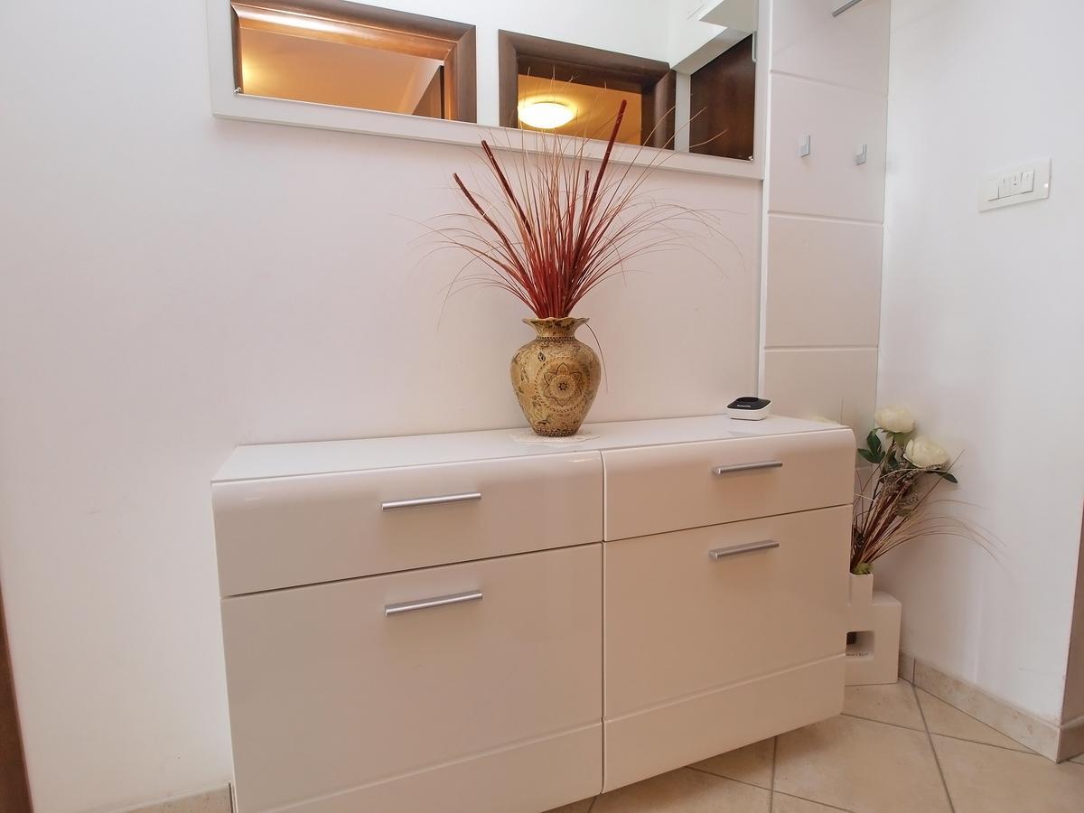 Apartments Milan 1048 Rovinj Bagian luar foto