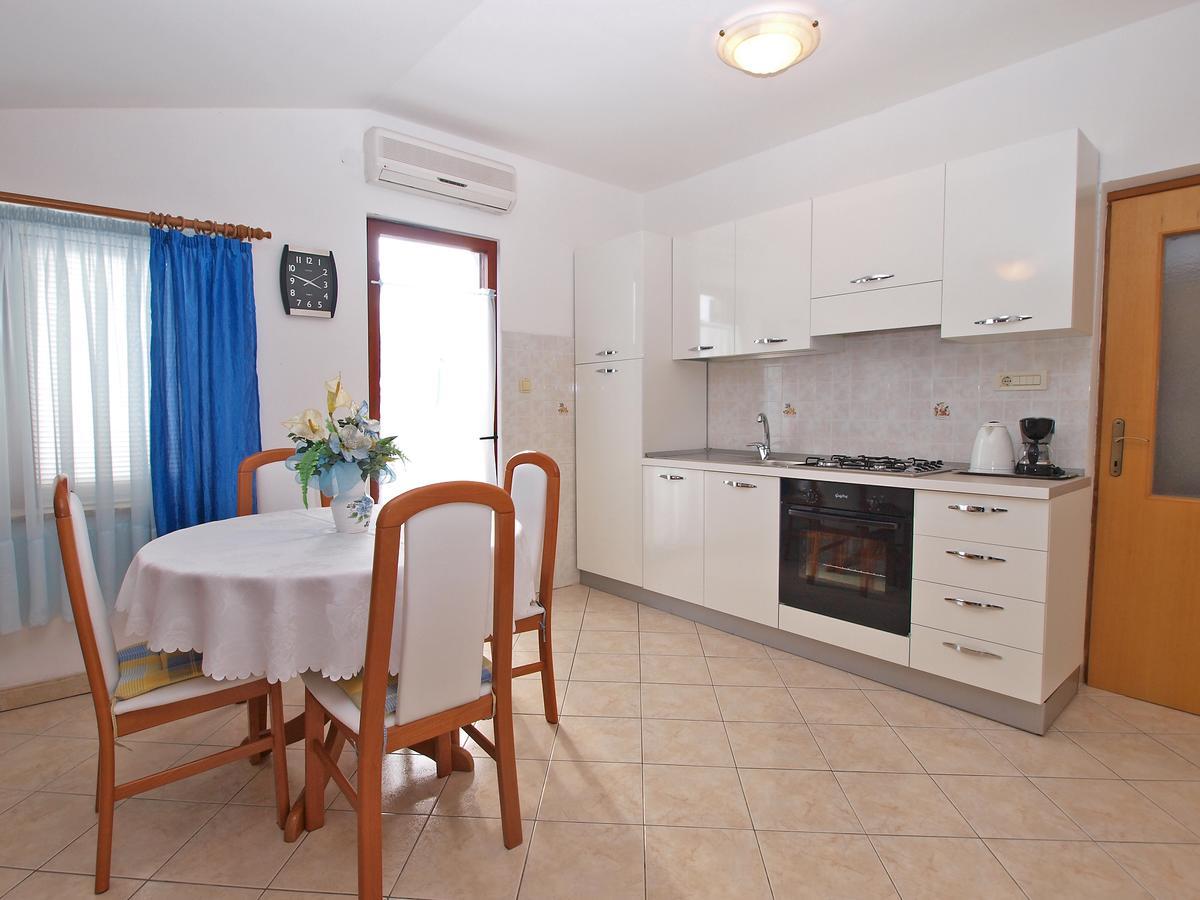 Apartments Milan 1048 Rovinj Bagian luar foto