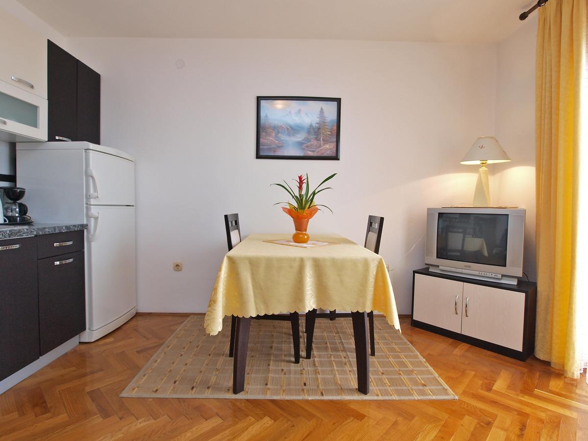 Apartments Milan 1048 Rovinj Bagian luar foto