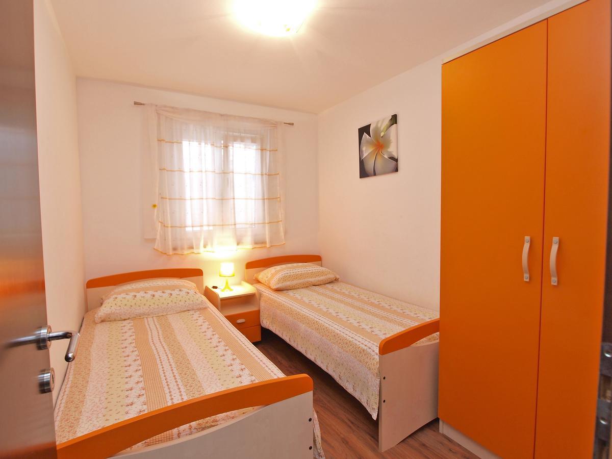 Apartments Milan 1048 Rovinj Bagian luar foto